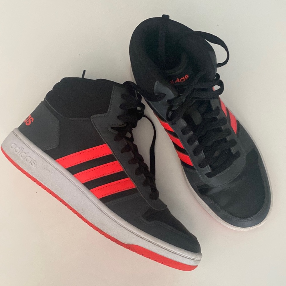 Youth Adidas size 7